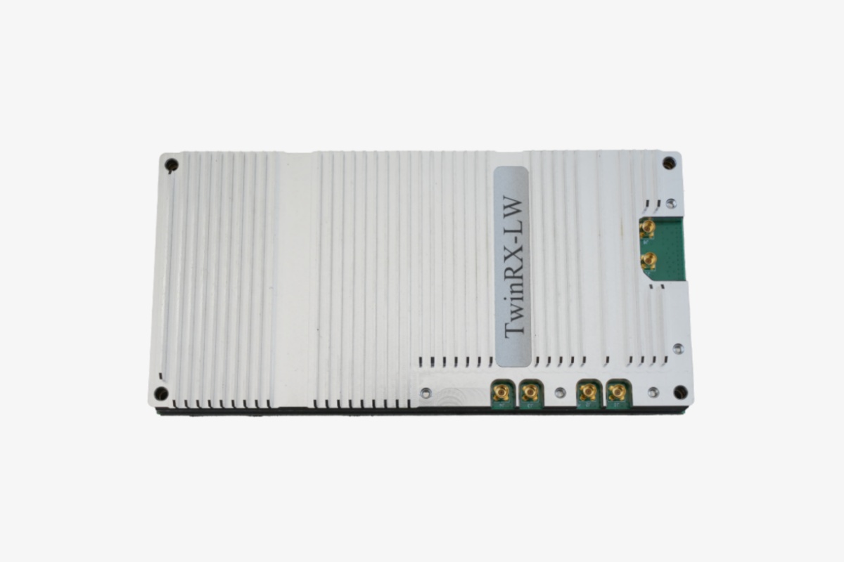 TWINRX-LW 80 宽带接收射频子板 10MHz-6GHz
